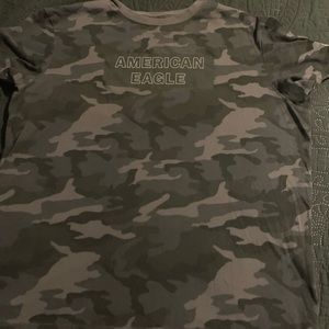American Eagle tee